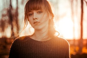 Обои на рабочий стол: девушка, портрет, солнце