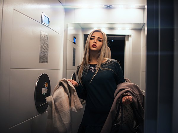девушка, зеркало, лифт, поза, Саша Руских