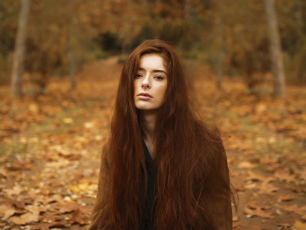 боке, девушка, длинные волосы, меланхолия, осенний лес, рыжеволосая