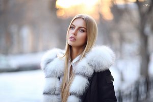 Обои на рабочий стол: Dmitry Arhar, Алёна Филинкова, длинные волосы, Дмитрий Архар, лицо, мех