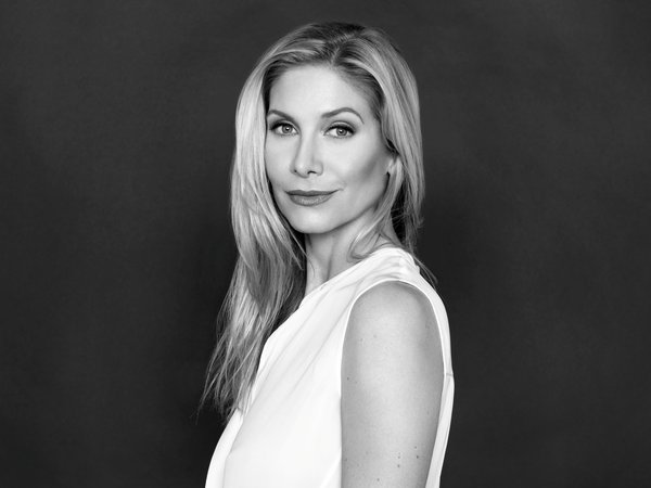 Elizabeth Mitchell, актриса, улыбка, чёрно-белое