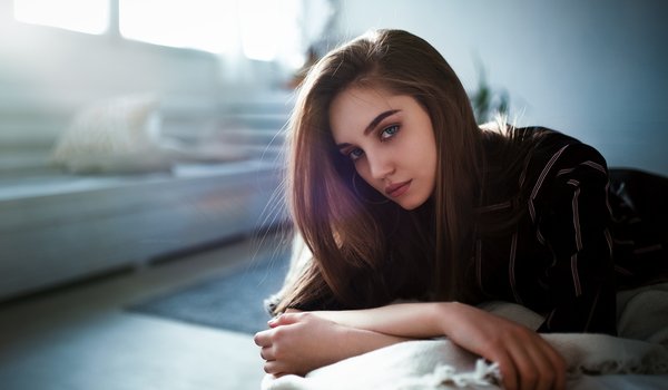 Обои на рабочий стол: blue eyes, brunette, girl, Lenar Abdrakhmanov, model, photo, photographer, portrait