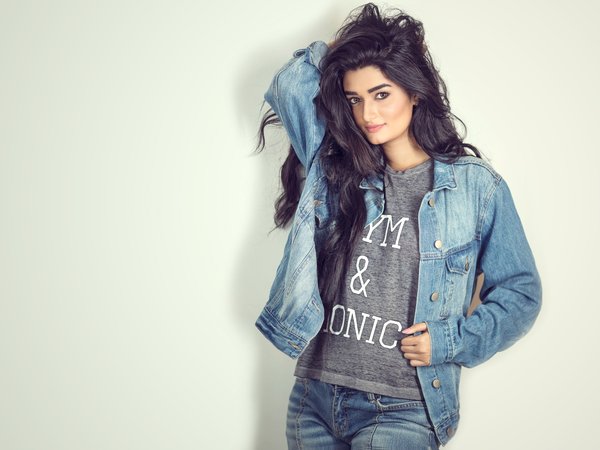 actress, beautiful, beauty, bollywood, brunette, celebrity, cute, eyes, face, figure, girl, hair, hot, indian, lips, makeup, Maya ghambeer, model, pose, pretty, sexy, smile