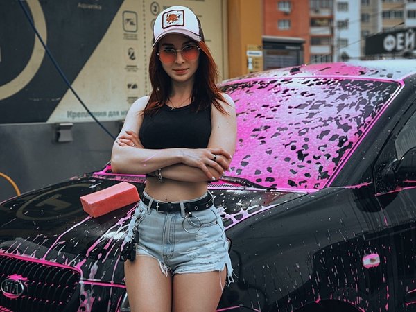 Anton Harisov, baseball cap, car washes, jean shorts, Kia, model, pierced navel, redhead, short tops, sunglasses, vehicle, women, women outdoors, women with cars, women with glasses