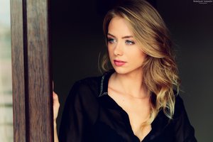 Обои на рабочий стол: black shirt, blonde, face, girl, green eyes, Karolina Debczynska, lips, lipstick, looking away, model, mouth, Nikolay Ivanov, photo, photographer, portrait, shirt