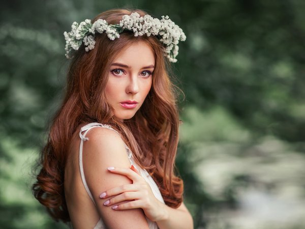 brown hair, depth of field, flower in hair, girl, lips, lipstick, looking at camera, looking at viewer, model, mouth, Olga Boyko, photo, photographer, portrait, redhead, wavy hair