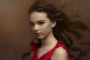 Обои на рабочий стол: Olivia Maggi, взгляд, волосы, девушка, лицо, портрет
