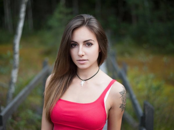 bare shoulders, brown eyes, brunette, close up, cross, depth of field, Eliza Wolniewicz, face, girl, lips, long hair, looking at camera, looking at viewer, model, mouth, necklace, Patrycjusz, photo, photographer, portrait, straight hair, tank top, tattoo