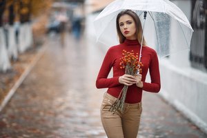Обои на рабочий стол: взгляд, девушка, дождь, зонт, Сергей Сорокин, улица, фигура