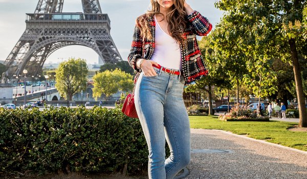 Обои на рабочий стол: actress, brown eyes, brown hair, brunette, face, france, girl, hand in hair, high heels, jacket, jeans, lips, long hair, looking at camera, looking at viewer, model, mouth, paris, photo, pornstar, portrait, red shoes, sunglasses, t-shirt, tori black, Tour Eiffel, wavy hair