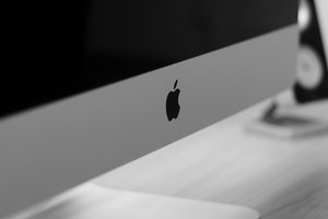 Обои на рабочий стол: apple imac, b/w, компьютер, лого, макро