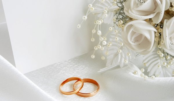 Обои на рабочий стол: белый, кольца, праздник, свадьба, цветы