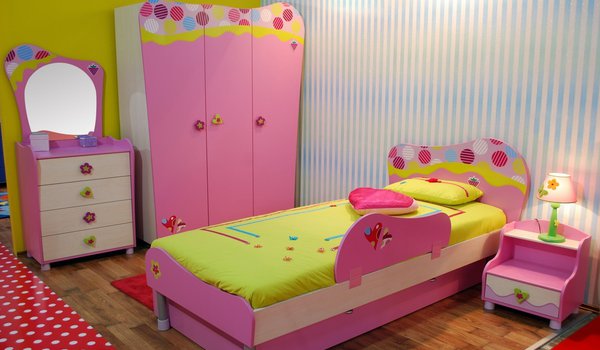 Обои на рабочий стол: детская, дизайн, зеркало, интерьер, комната, кровать, лампа, подушка