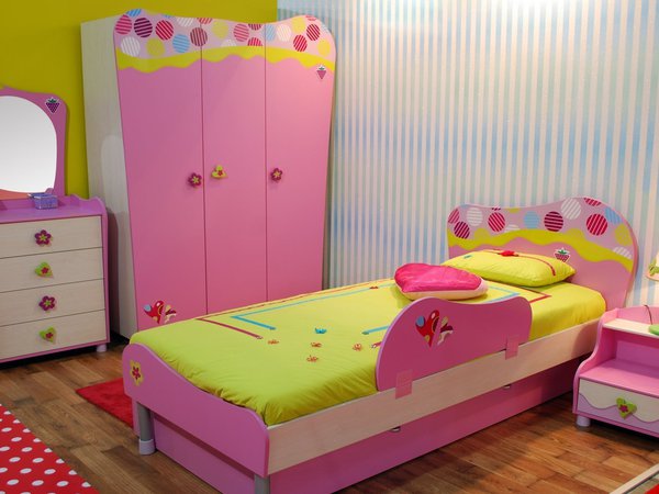 детская, дизайн, зеркало, интерьер, комната, кровать, лампа, подушка