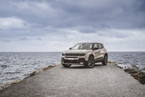 Обои на рабочий стол: 2023, Avenger, e-Hybrid, Jeep, Jeep Avenger e-Hybrid