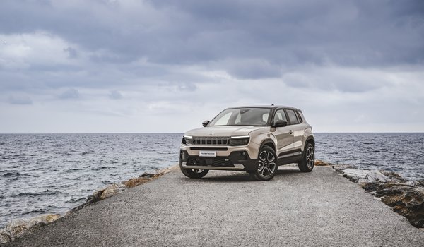 Обои на рабочий стол: 2023, Avenger, e-Hybrid, Jeep, Jeep Avenger e-Hybrid