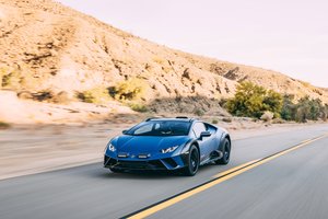 Обои на рабочий стол: Huracan, lamborghini, Lamborghini Huracan Sterrato, road