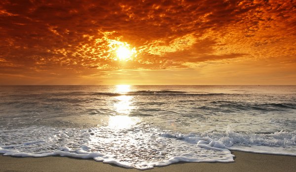 Обои на рабочий стол: берег, вода, волны, горизонт, закат, море, небо, облака, океан, пейзаж, пляж, прилив, природа, солнце