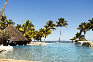 Обои на рабочий стол: fiji, island, paradise, бассейн, острова фиджи, отдых, пальмы, пляж, рай, солнце, тихий океан, фиджи
