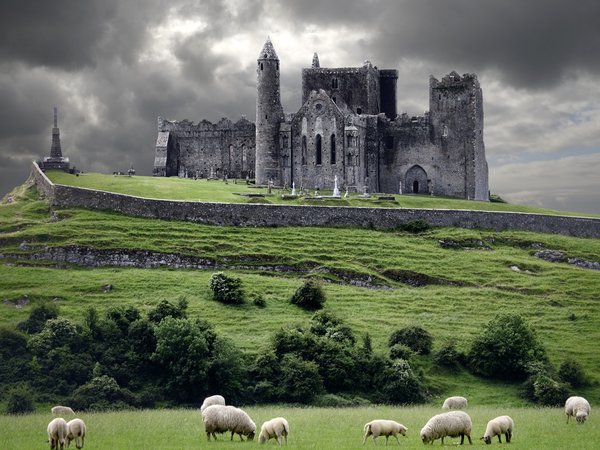 ireland, замок, ирландия, овцы, тучи, холм