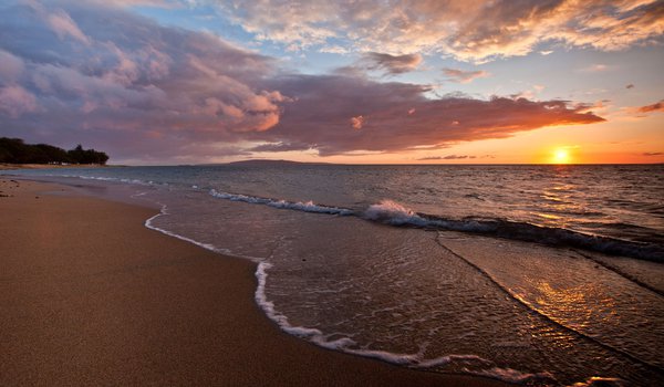 Обои на рабочий стол: волны, закат, море, песок, пляж