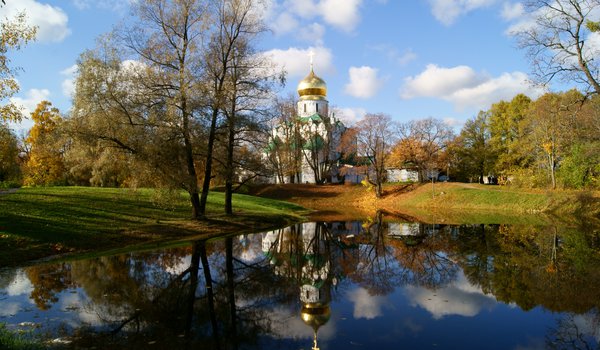 Обои на рабочий стол: день, небо, облака, озеро, октябрь, осень, пушкин, санкт-петербур…, церковь