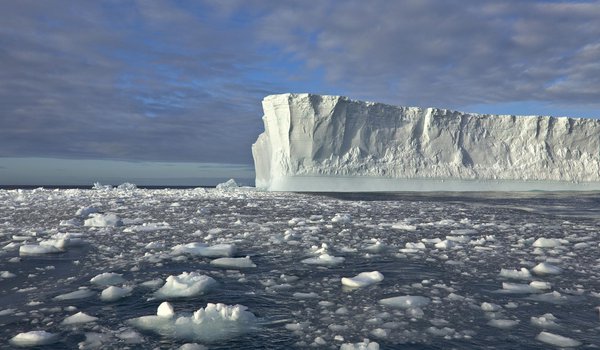 Обои на рабочий стол: айсберг, вода, лед, море
