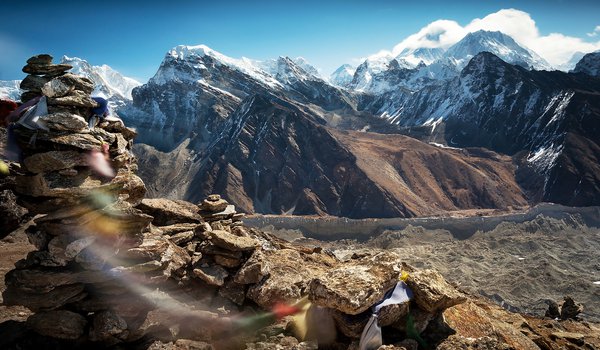 Обои на рабочий стол: ветер, горы, дух тибета, камни, небо, скалы, тибет