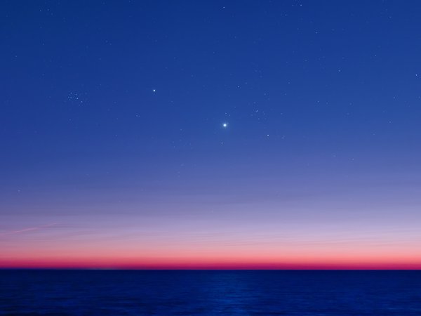 Альдебаран, Венера, океан, плеяды, сумерки, Юпитер