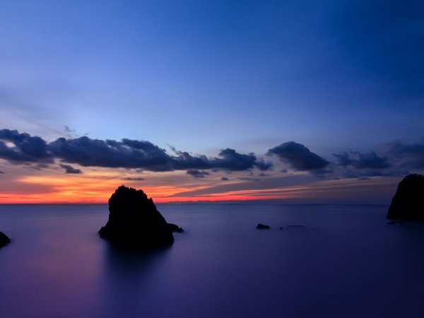 берег, вечер, закат, небо, облака, океан, оранжевый, остров, префектура Сидзуока, синее, скалы, штиль, япония