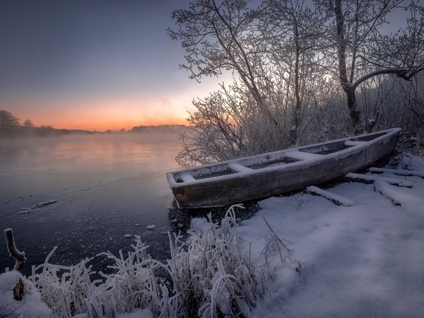 Андрей Чиж, деревья, зима, иней, лодка, мороз, озеро, пейзаж, природа, рассвет, снег, трава, утро, Шатура