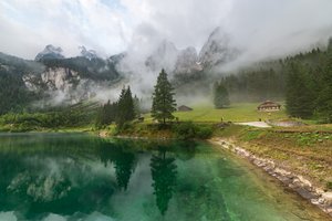 Обои на рабочий стол: Gosausee, австрия, горы, леса, облака, озеро, пейзаж, природа, туман