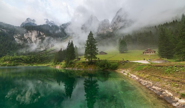 Обои на рабочий стол: Gosausee, австрия, горы, леса, облака, озеро, пейзаж, природа, туман