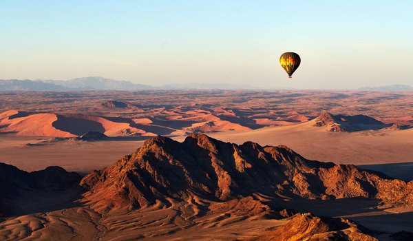 Обои на рабочий стол: africa, Ballooning, desert, landscape, mountain, view