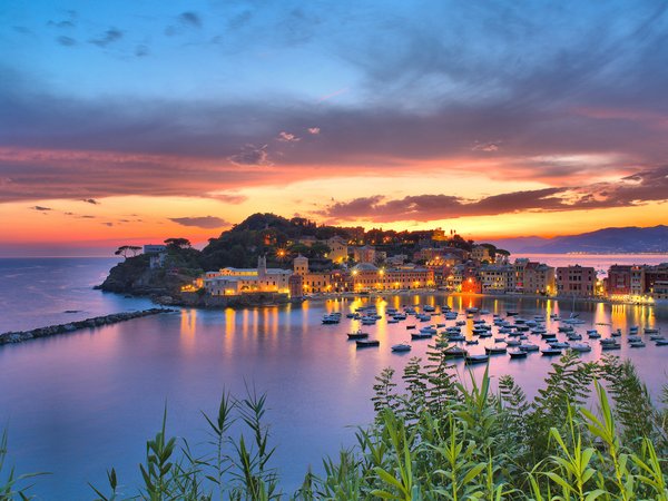 Bay of Silence, italy, Liguria, Sestri Levante, бухта, дома, закат, здания, италия, катера, Лигурия, море, Сестри-Леванте