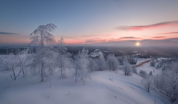 Обои на рабочий стол: Белая гора, деревья, зима, Пермский край, рассвет, россия, снег, сугробы, утро