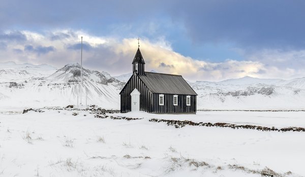 Обои на рабочий стол: Budir Church, Snæfellsnes Peninsula, Western Iceland