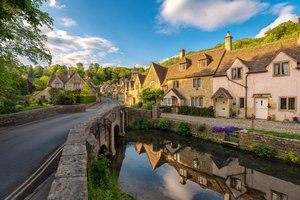 Обои на рабочий стол: Castle Combe, Wiltshire, англия, дома, мост, река