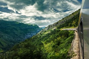 Обои на рабочий стол: горы, пейзаж, поезд, природа, склон, тучи, Черногория