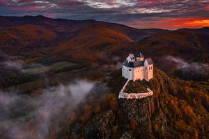 Обои на рабочий стол: Fuzer Castle, Hungary, Zemplen Mountains, Венгрия, горы Земплен, Замок Фузер