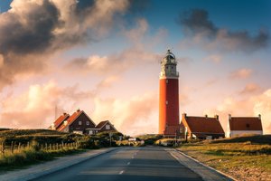 Обои на рабочий стол: Lighthouse, Texel, голландия, дома, дорога, маяк, нидерланды