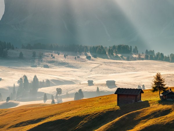 house, Jan Šmíd, mountain, rays, shadow, гора, дома, лучи, тень