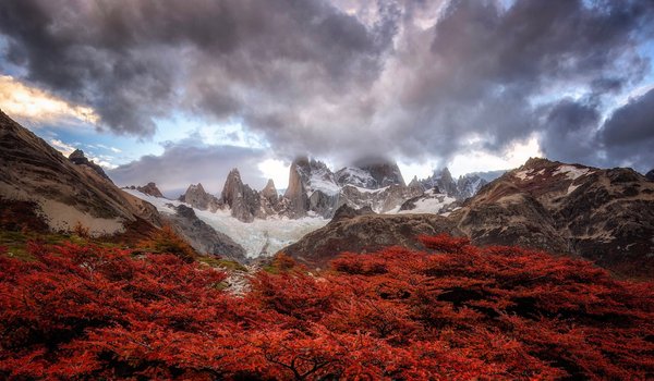 Обои на рабочий стол: Анды, весна, горы, деревья, облка, осень, Южная Америка