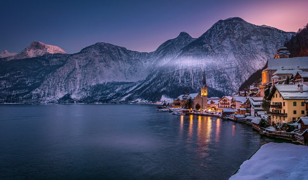 Обои на рабочий стол: alps, Austria, Hallstatt, Lake Hallstatt, австрия, Альпы, Гальштат, Гальштатское озеро, горы, дома, здания, зима, озеро, Халльштатт