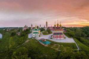 Обои на рабочий стол: Белёв, город, Илья Гарбузов, монастыри, пейзаж, река