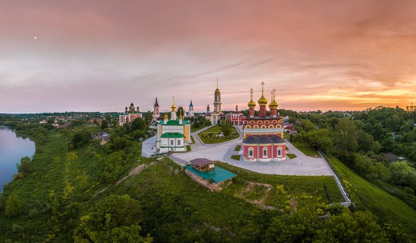 Обои на рабочий стол: Белёв, город, Илья Гарбузов, монастыри, пейзаж, река