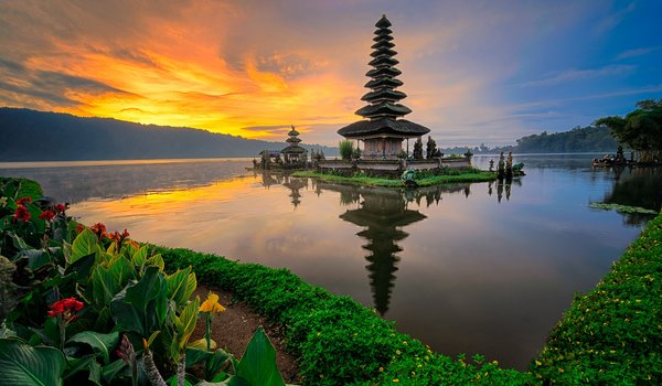 Обои на рабочий стол: вода, закат, Индонезия, морской пейзаж, природа, Храм Улун Дану