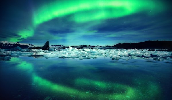 Обои на рабочий стол: исландия, лед, небо, ночь, отражение, северное сияние, фьорд