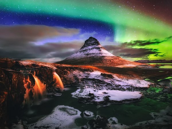 водопады, гора Kirkjufell, исландия, ночь, свет, северное сияние