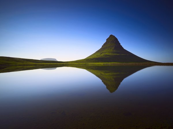 вода, гора Kirkjufell, исландия, небо, отражение